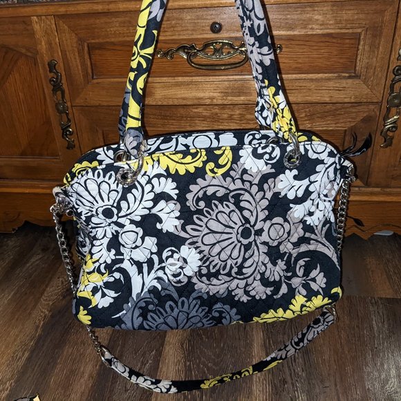 Vera Bradley Handbags - Vera Bradley Chain Bag Baroque